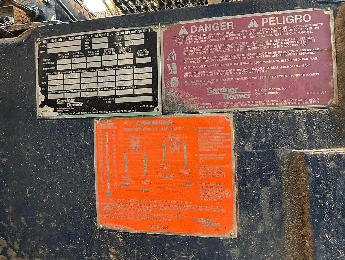 Used 2010 365 Peterbilt Acid Truck