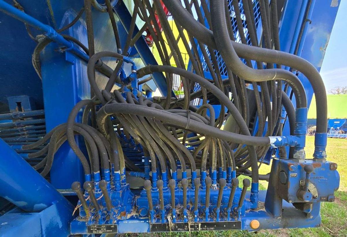 Used 2012 APPCO FS-40 T/A SAND HOG TRAILER