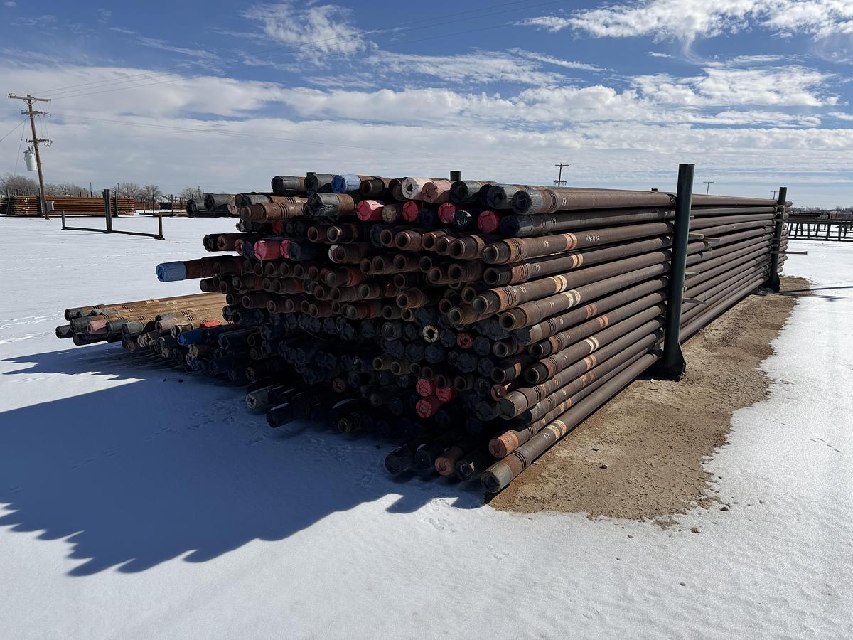 Used 4 inch S135 Range 3 Drill Pipe 14# BN XT39 Conn