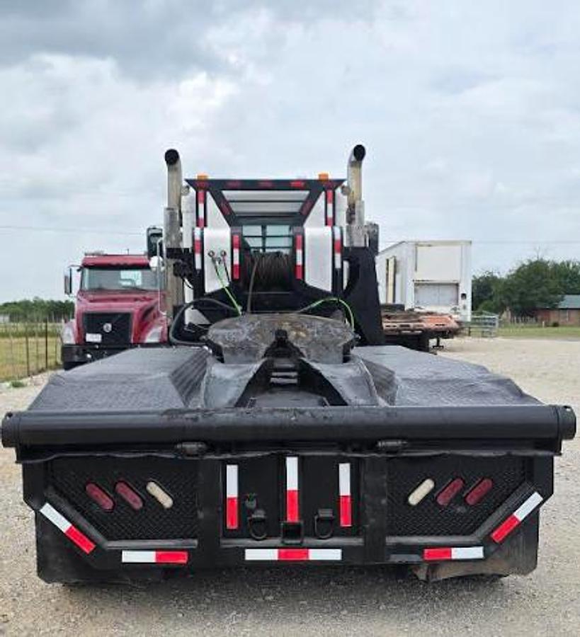 Used 2015 Peterbilt 389 Winch Truck