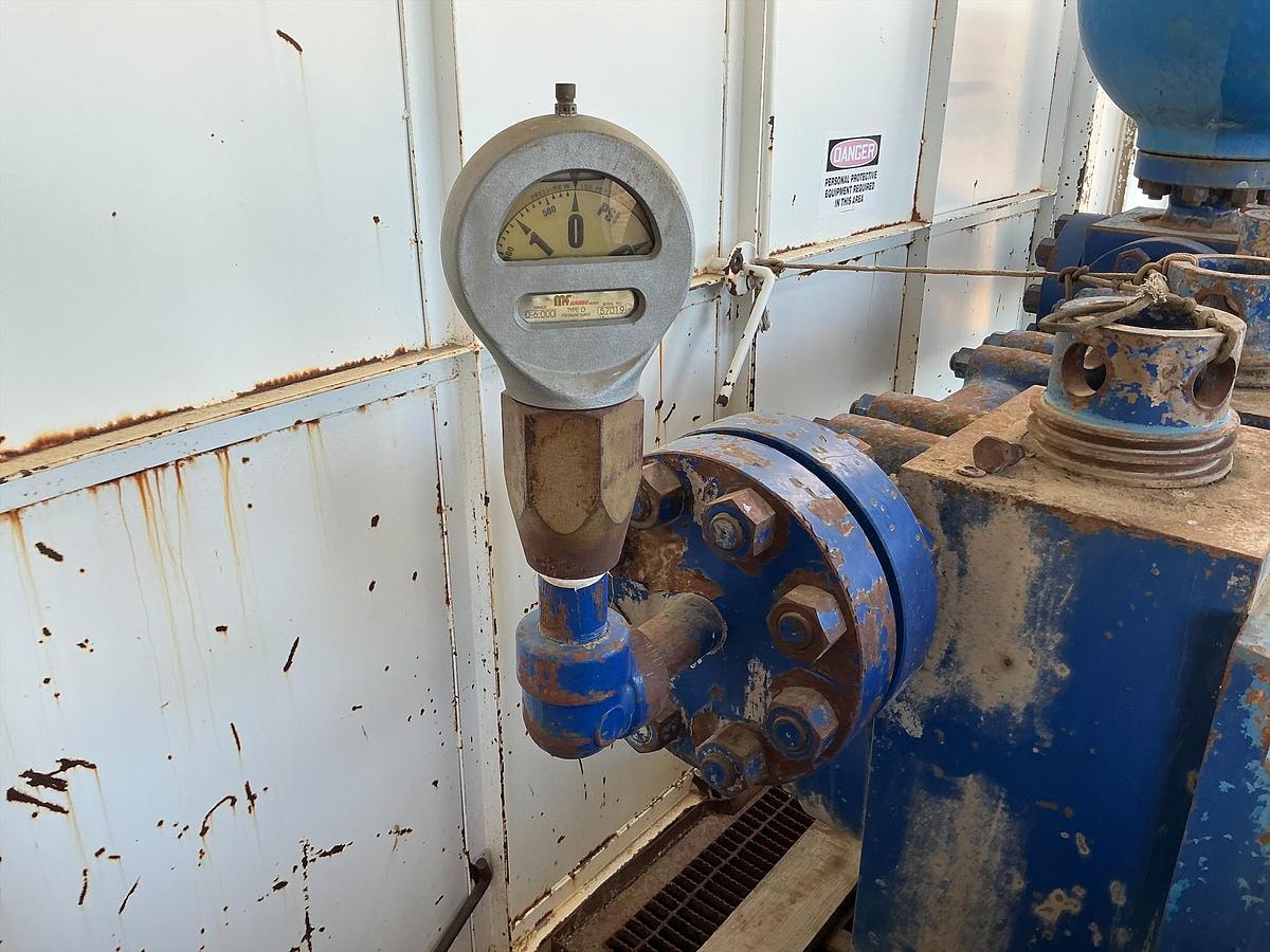 Used Mud Pump Skid Building, DDC Diesel Engine, RS-F1000 Pump