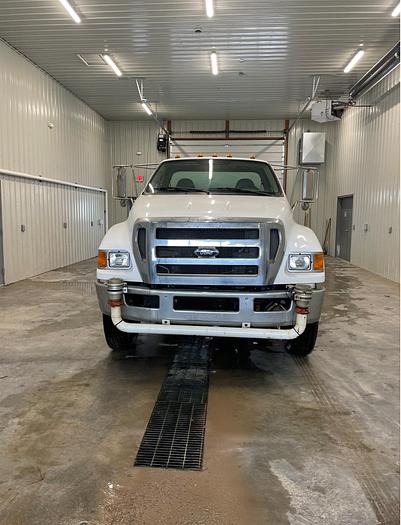 Used 2009 Ford F750 Cummins Water Truck