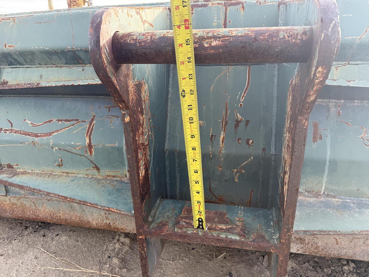 Used 2008 GEHL 8FT Bucket