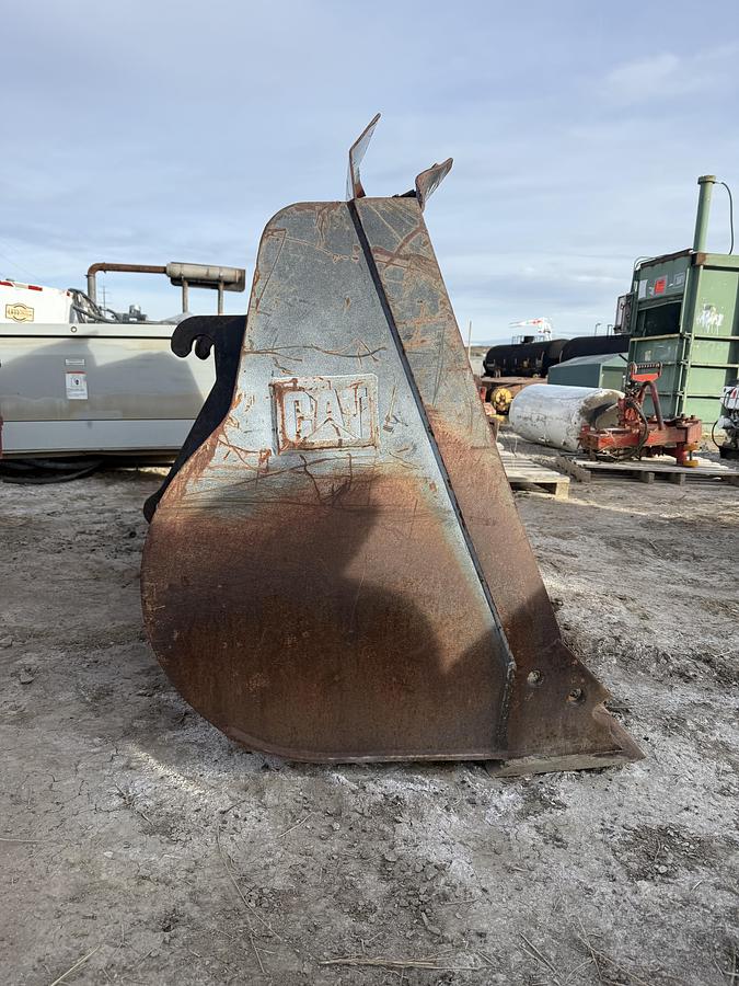 Used CAT Loader Bucket (100 inch wide)