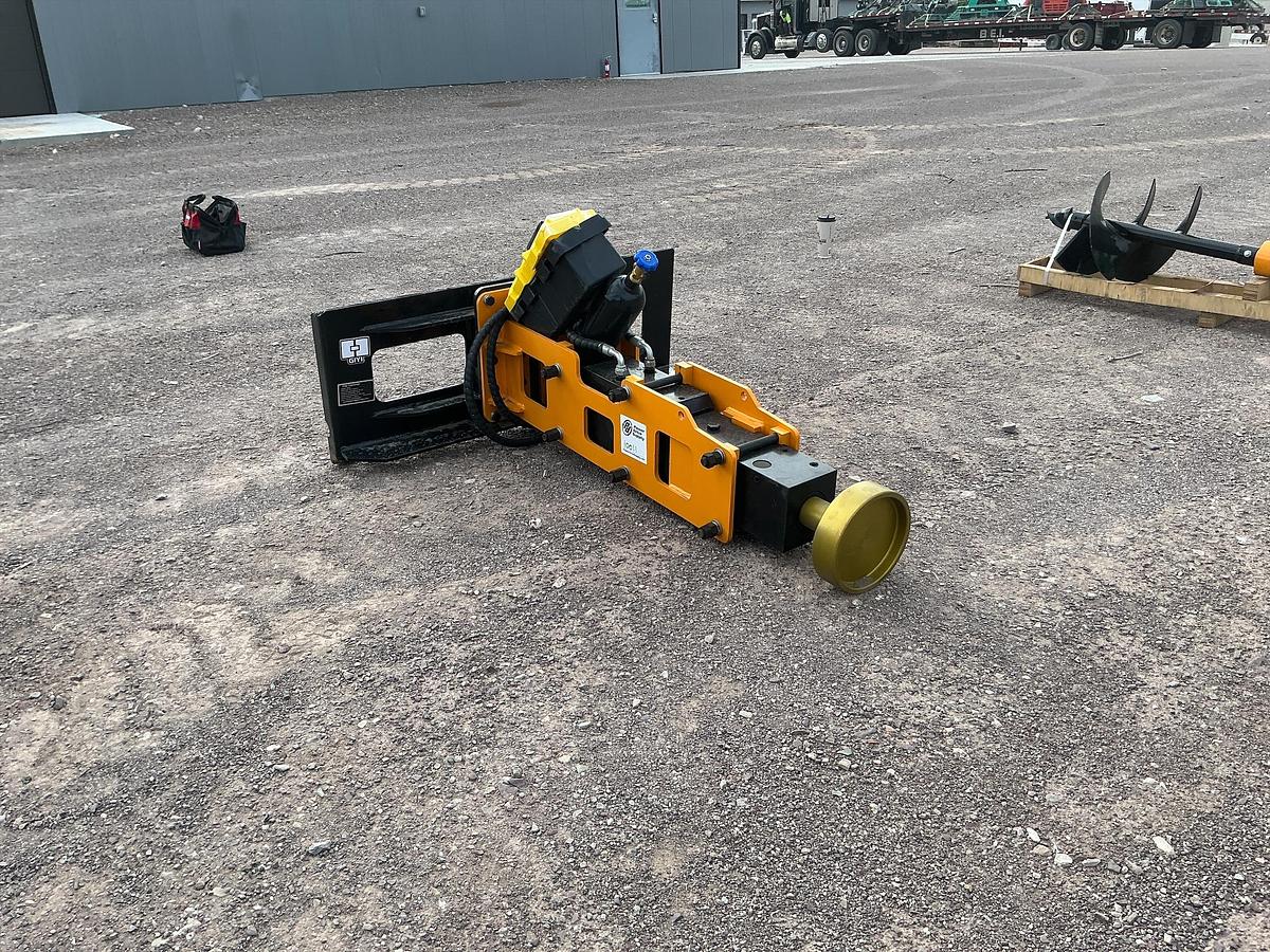 Used 2026 GIYI GY-D680 Skid Steer Post Driver (Unused)