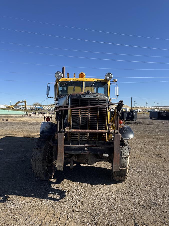 Used OSHKOSH W-1700-15-CR