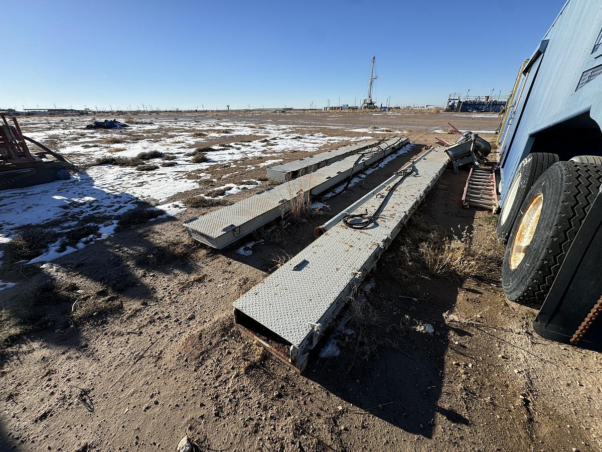 Used Diamond Plate Wire and Hose Suitcase