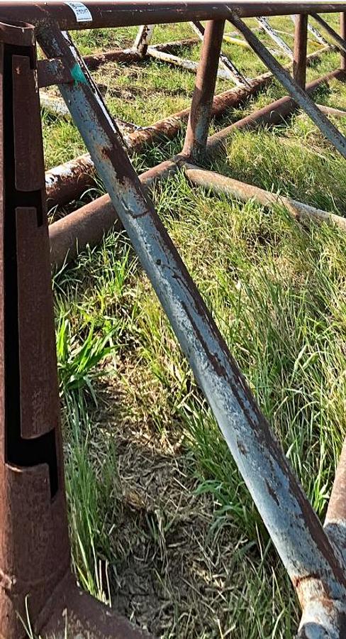Used Pipe Racks – Set of 2