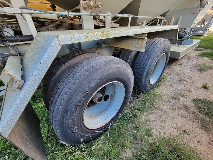 Used 2010 Appco Sand King FS-40 Portable Transfer Trailer