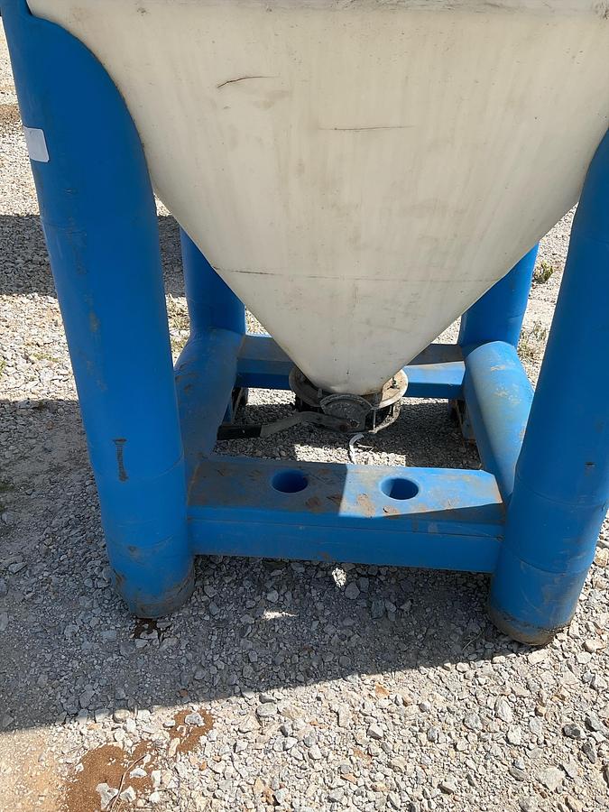 Used Snyder Flowmaster Plastic Hopper