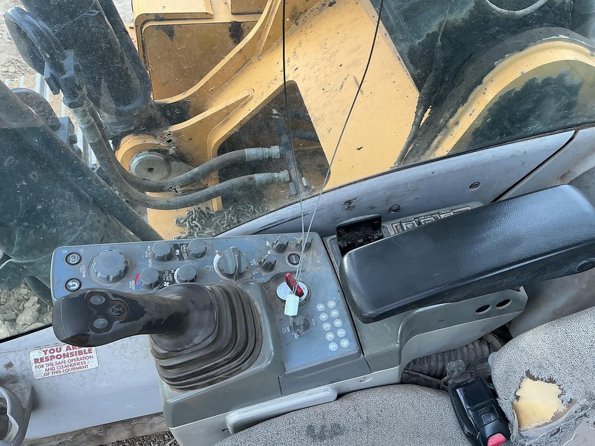 Used 2015 DEERE 350G-LC