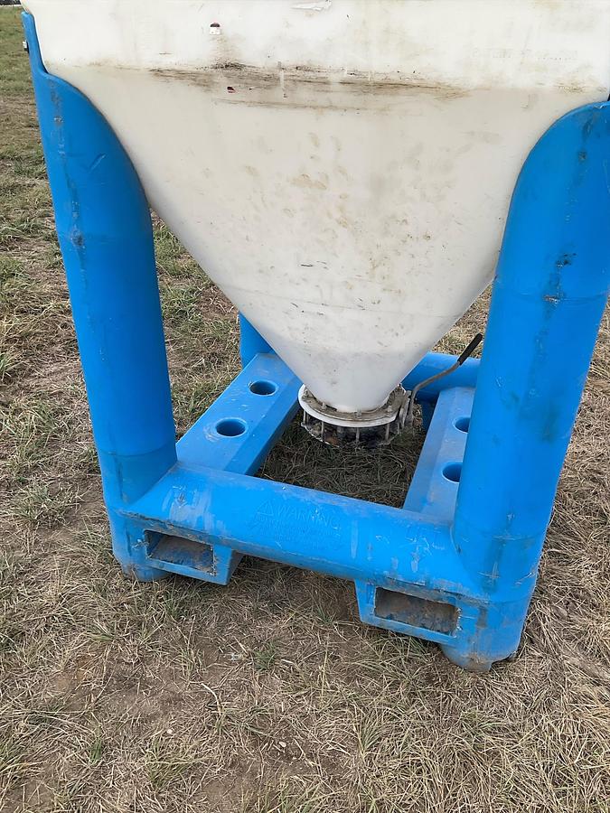 Used Snyder Flow Master Hopper