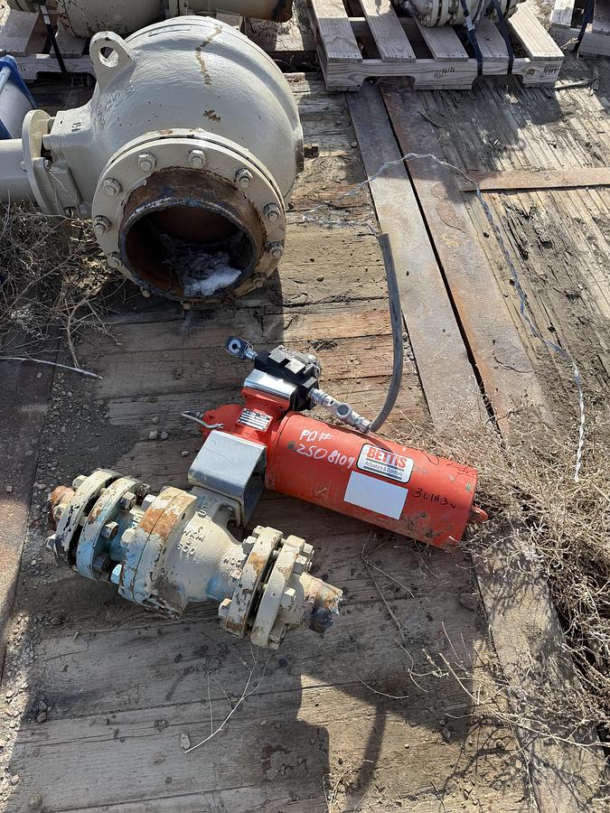 Used 2005 Bettis UK Actuators and Controller