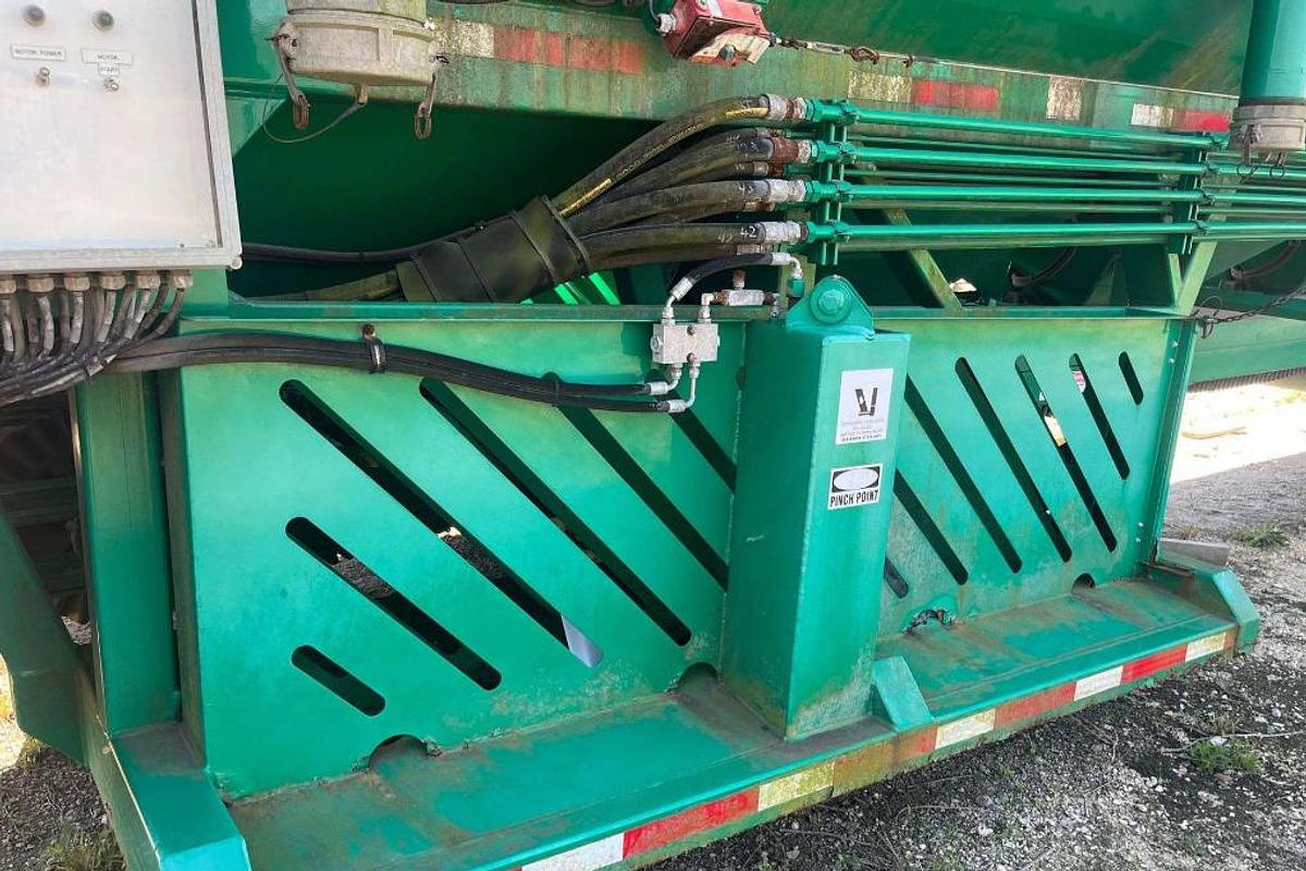 Used 2013 CHARLTON & HILL ESH-1701 T/A SAND HOGG TRAILER