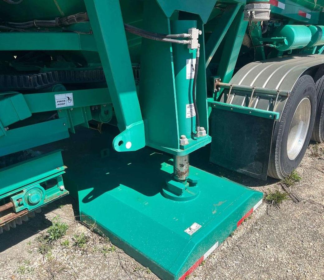 Used 2013 CHARLTON & HILL ESH-1701 T/A SAND HOGG TRAILER