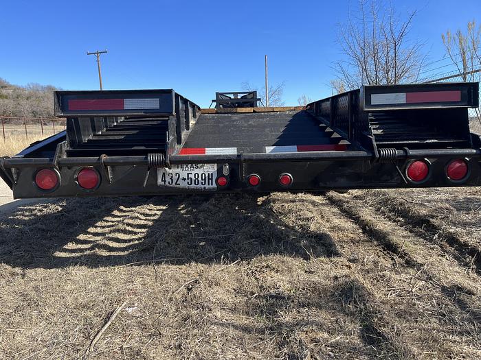 Used 2014 Texas Pride Triple Axle Gooseneck Flatbed
