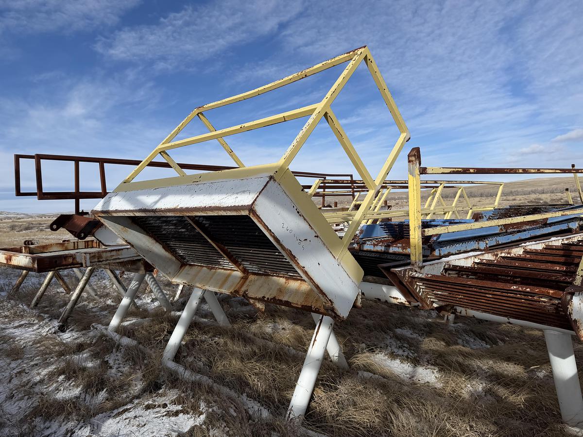 Used Wind Walls, Walkways, Flow Line Pipe, Hoses, Stairs V Door, Skids Rig #235
