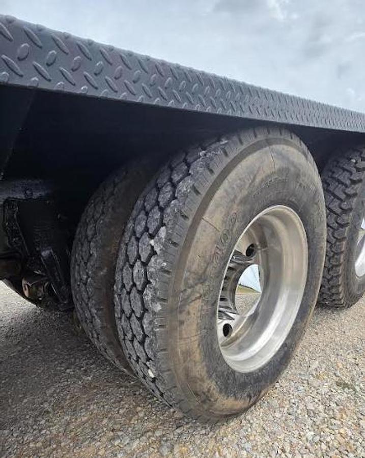 Used 2015 Peterbilt 389 Winch Truck