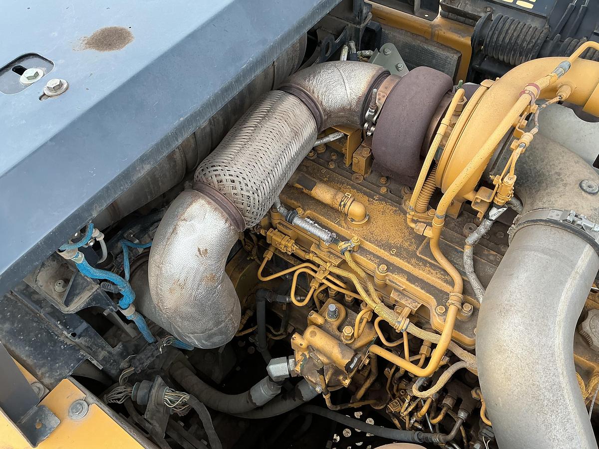 Used 2015 DEERE 350G-LC