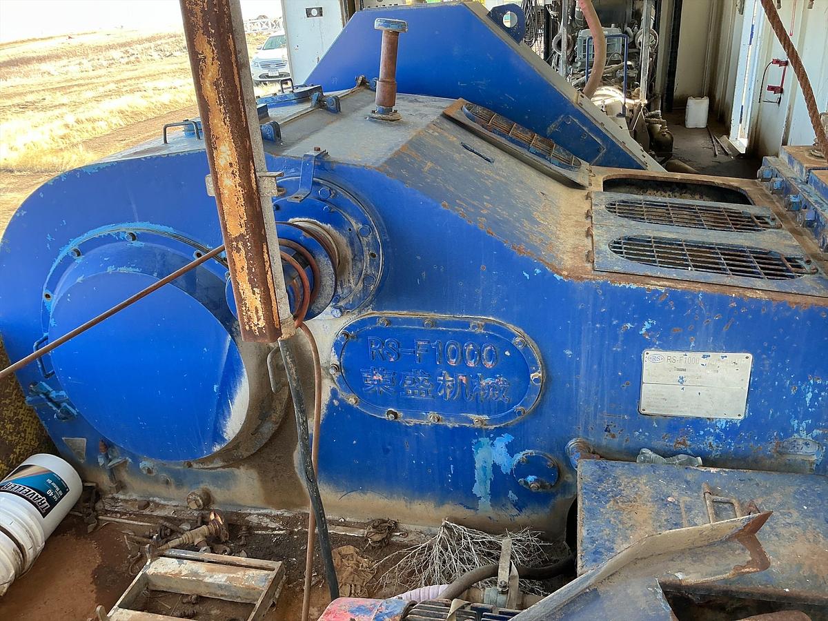 Used Mud Pump Skid Building, DDC Diesel Engine, RS-F1000 Pump