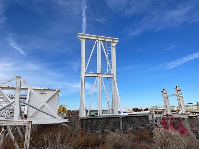 Used Pyramid 920,000 LB Cantilever Mast, Sub, Partial Rig