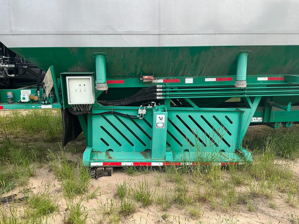 Used 2013 Charlton & Hill ESH-1701 T/A Sand Hogg Trailer