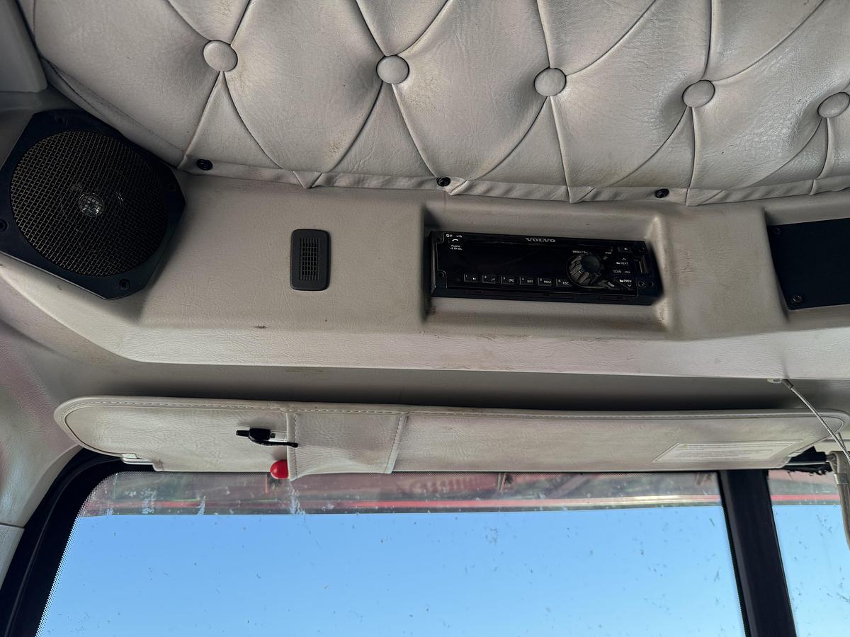 Used 2020 Western Star 4900SB Winch Truck w/Conventional Sleeper