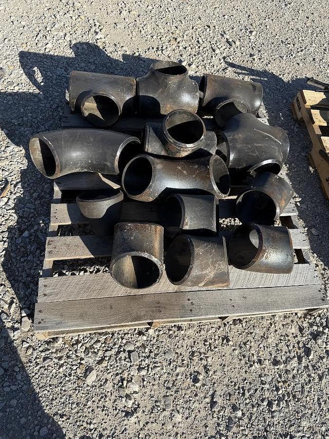 Used Variety of Tee & Elbow Carbon Steel Butt-Weld Pipe Fittings