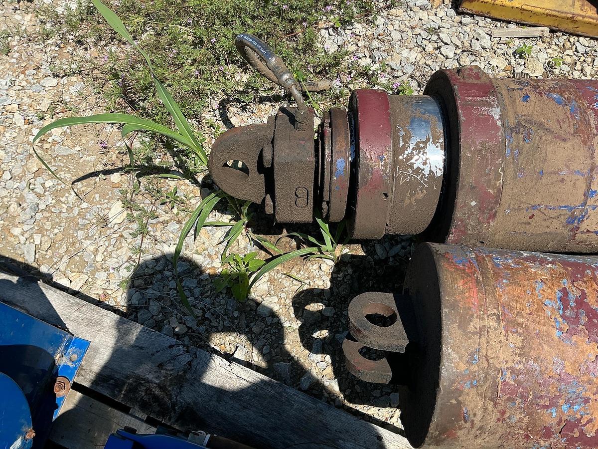 Used Hydraulic Cylinders x2