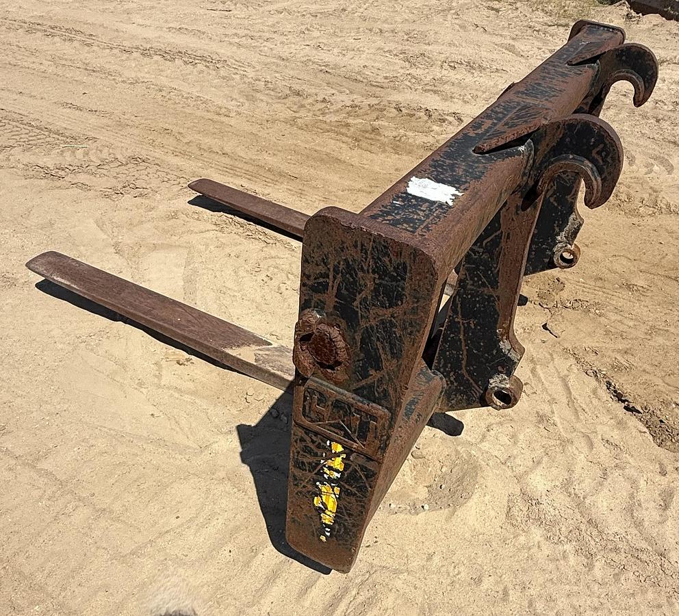 Used 125-2600: Forks for 938H Wheel Loader