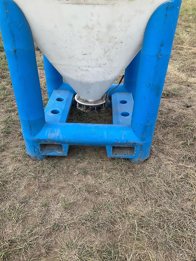 Used Snyder Flow Master Hopper
