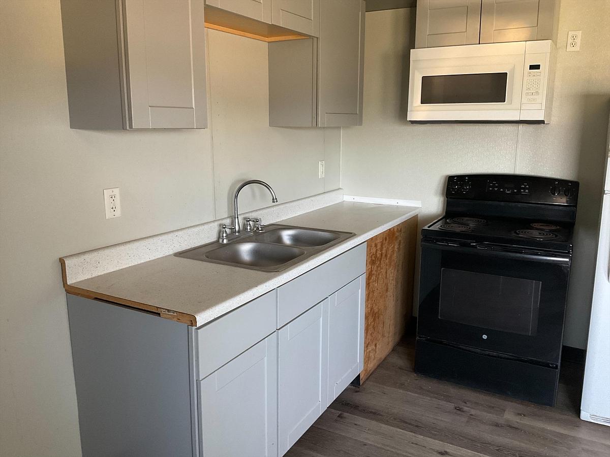 Used Ameritech 3 Bdrm 2 Bth Man Camp