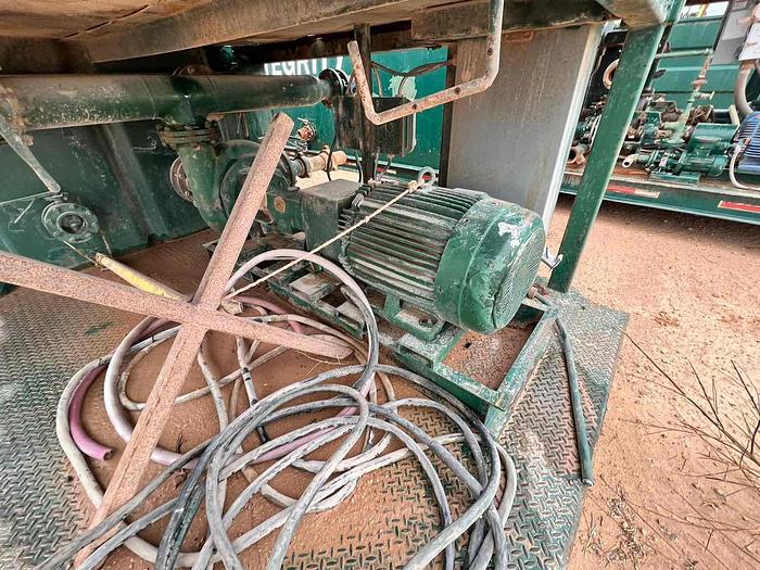 Used Mud Mixing Tank 200 BBL With Shaker