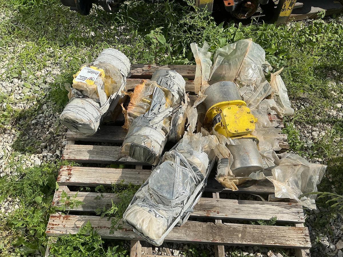 Used Vimarc Vibrating Motor x4