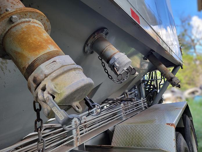 Used 2010 Appco  4,000 Cubic FT Moble Sand Storage Trailer