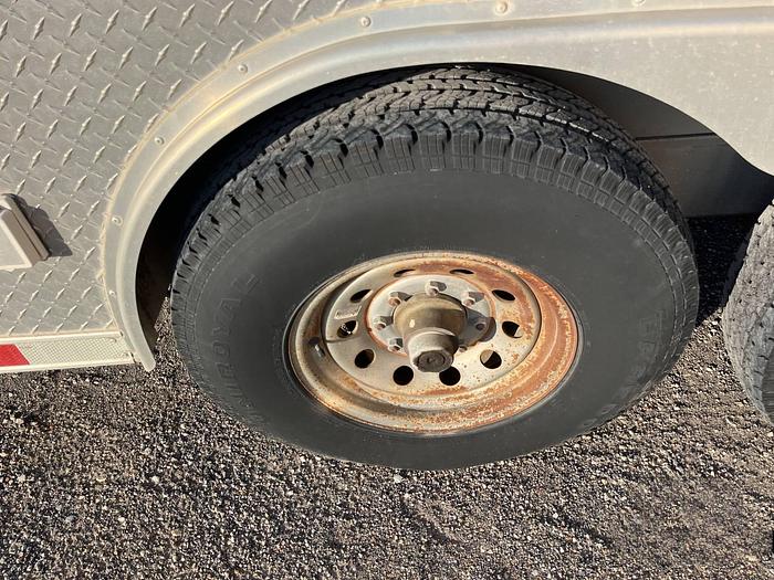 Used 2006 Aluminum Trailer Enclosed T/A 20 ft