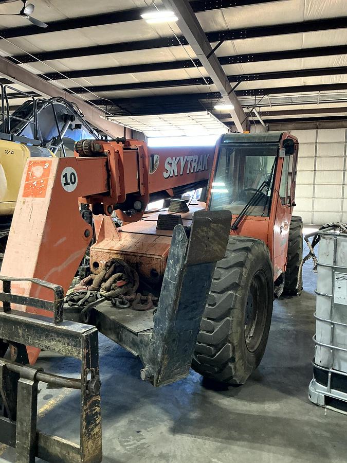Used SKYTRAK 10042 JLG Reach Lift 