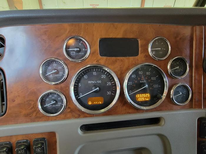 Used 2006 Peterbilt ISX 378