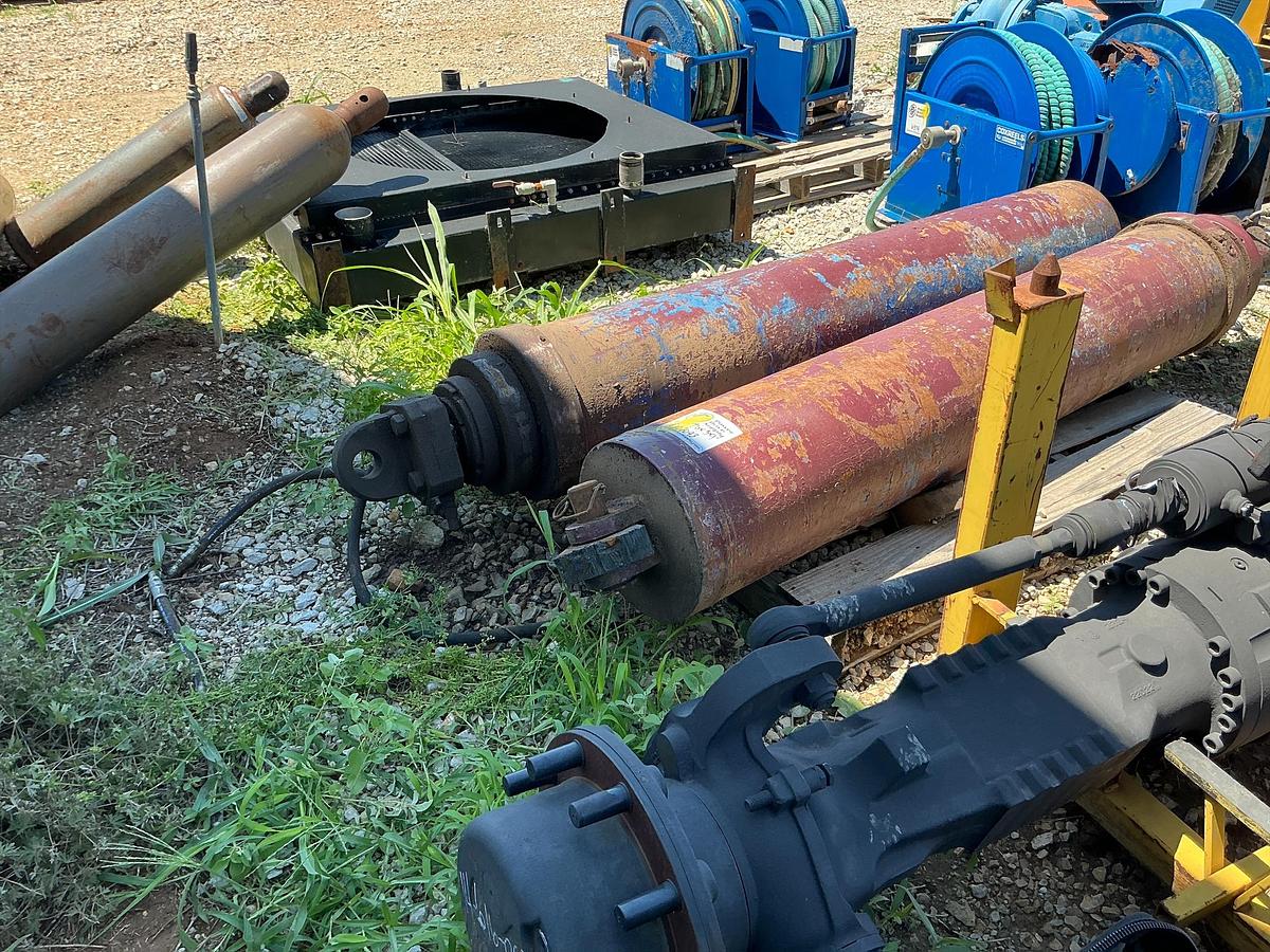 Used Hydraulic Cylinders x2