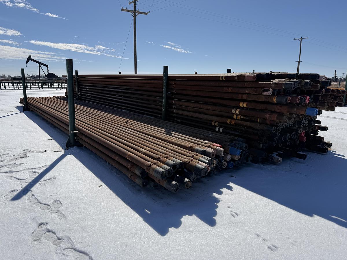 Used 4 inch S135 Range 3 Drill Pipe 14# BN XT39 Conn