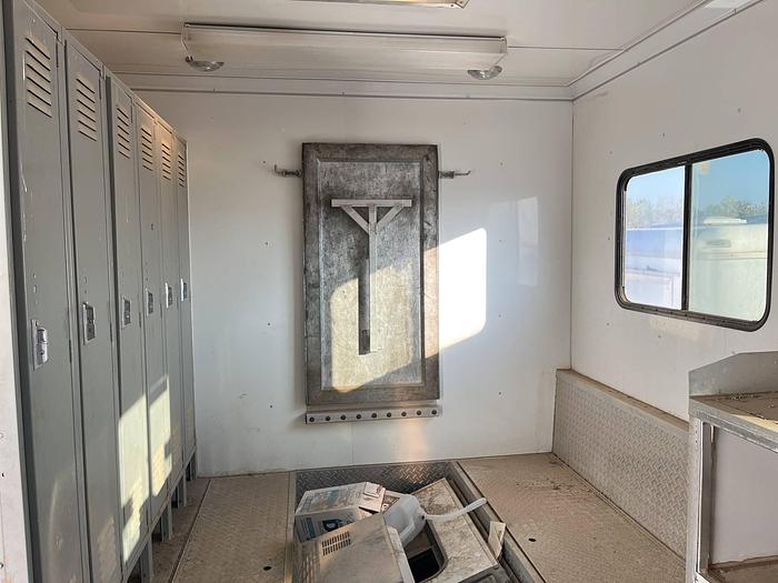 Used 2006 Aluminum Trailer Enclosed T/A 20 ft