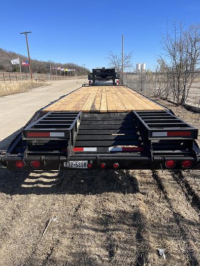 Used 2014 Texas Pride Triple Axle Gooseneck Flatbed