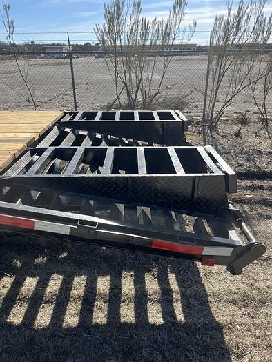 Used 2014 Texas Pride Triple Axle Gooseneck Flatbed