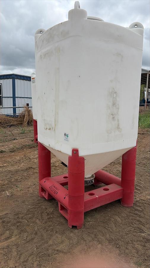 Used Snyder Flow Master Hopper 