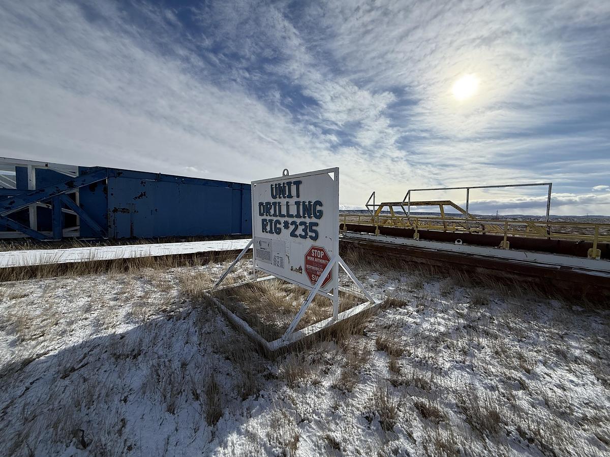 Used Sign, Stairs, Mouse Hole, Pipe, Railing Rig #235