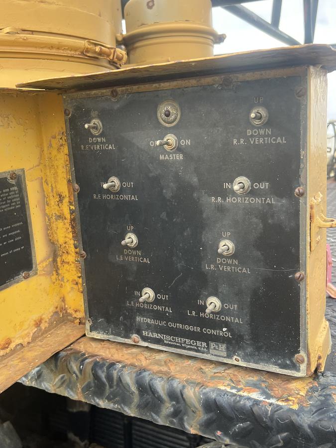 Used 1965 P H 660 TC-- 60 ton crane truck