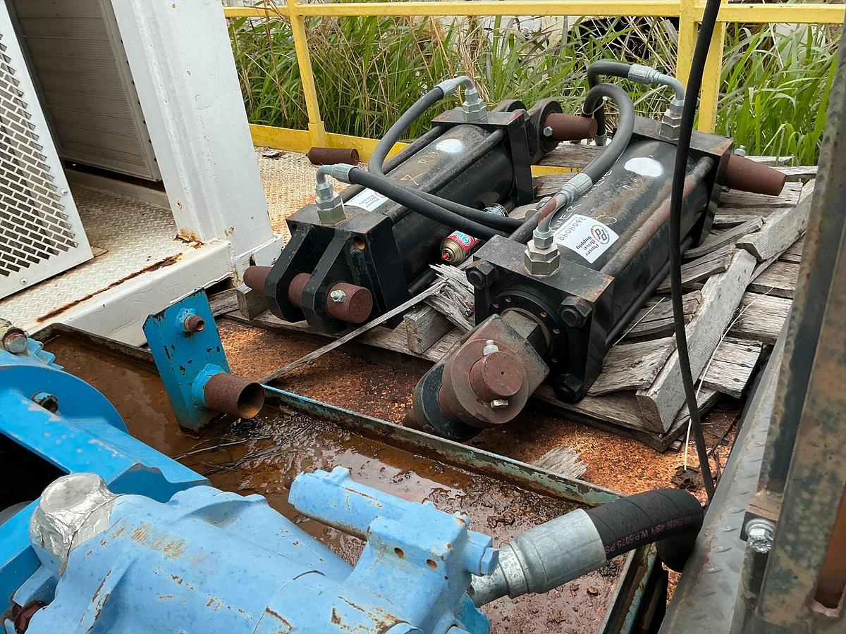 Used Hydraulic Cylinders 2x 