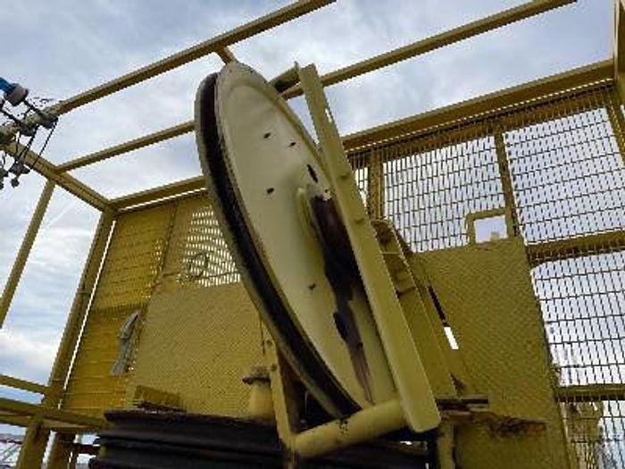 Used Pyramid 920,000 LB Cantilever Mast, Sub, Partial Rig