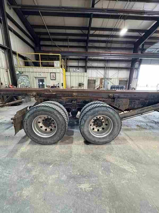 Used 2002 Volvo VHD Roll-Off Truck