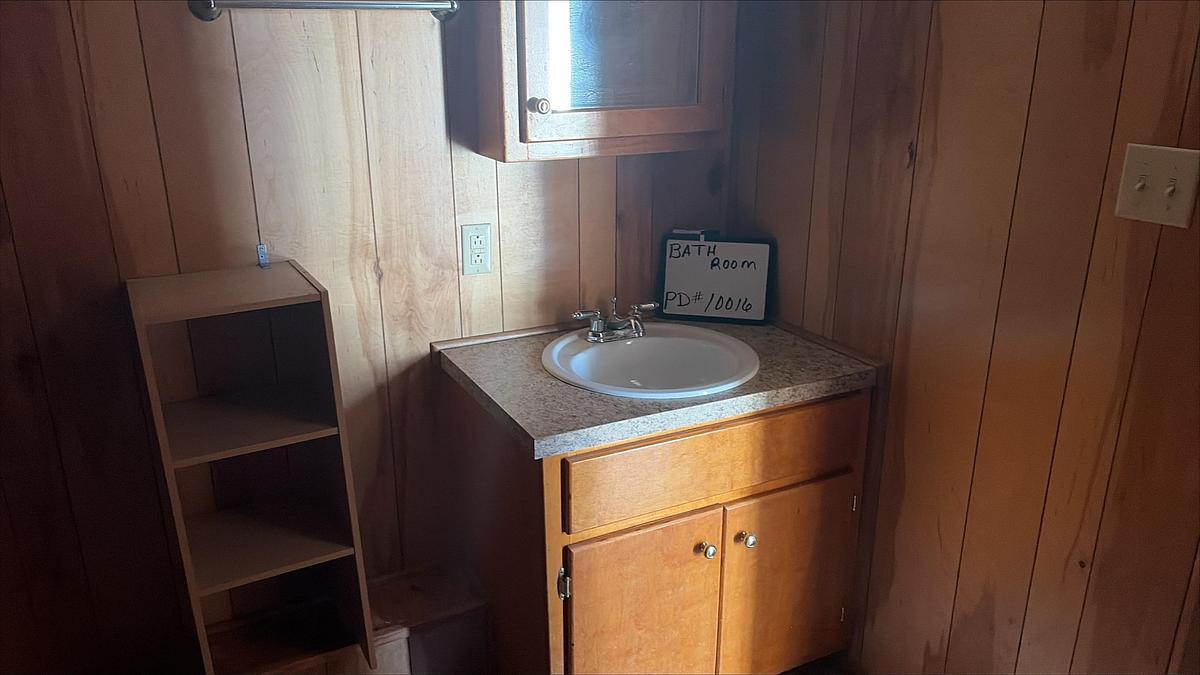 Used Crew House, Man Camp